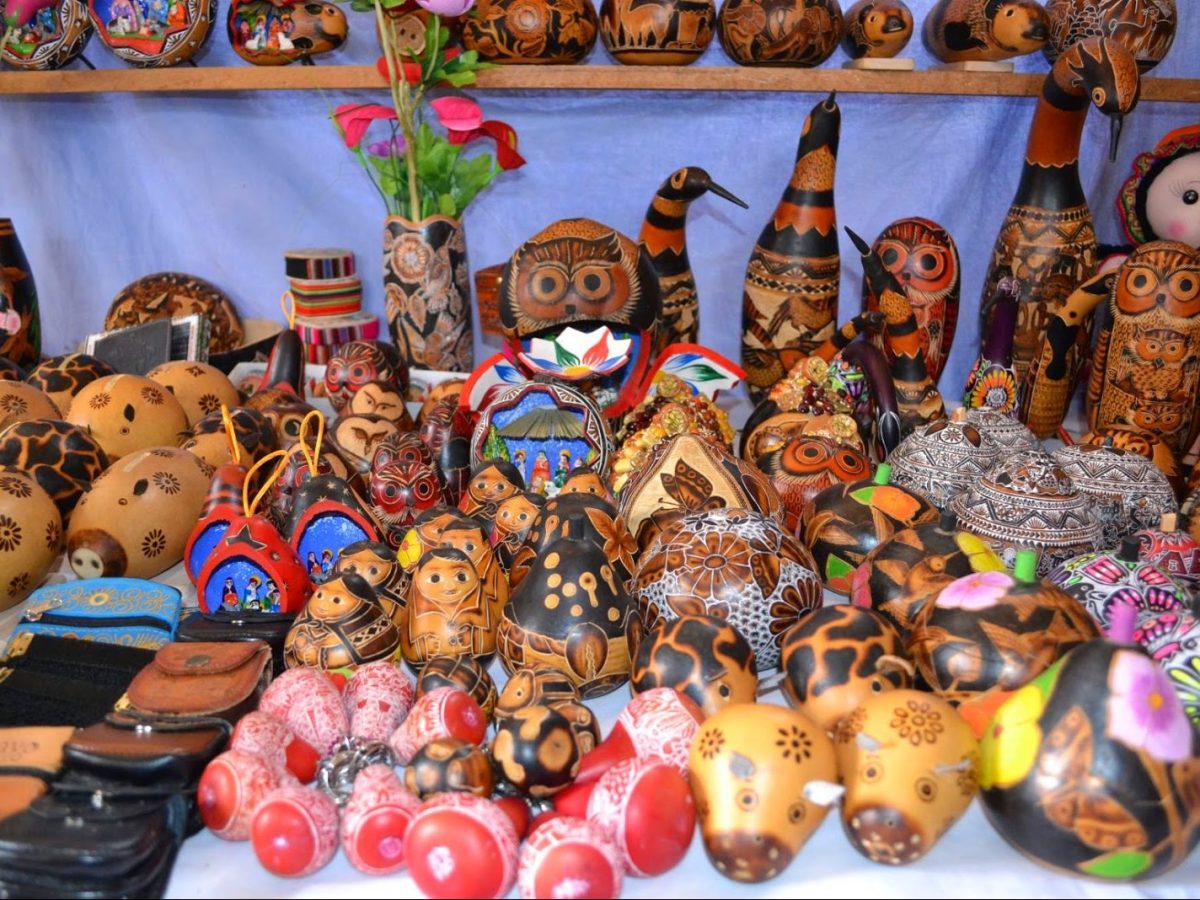 Kürbisschnitzerei in Peru